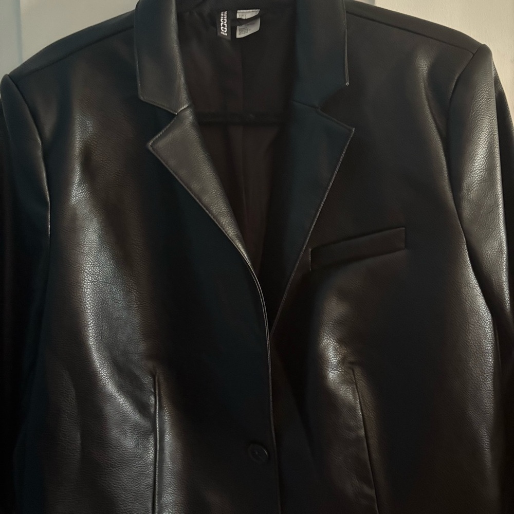 H&M Divided Coated Cropped Jacket - Picture 5 of 8